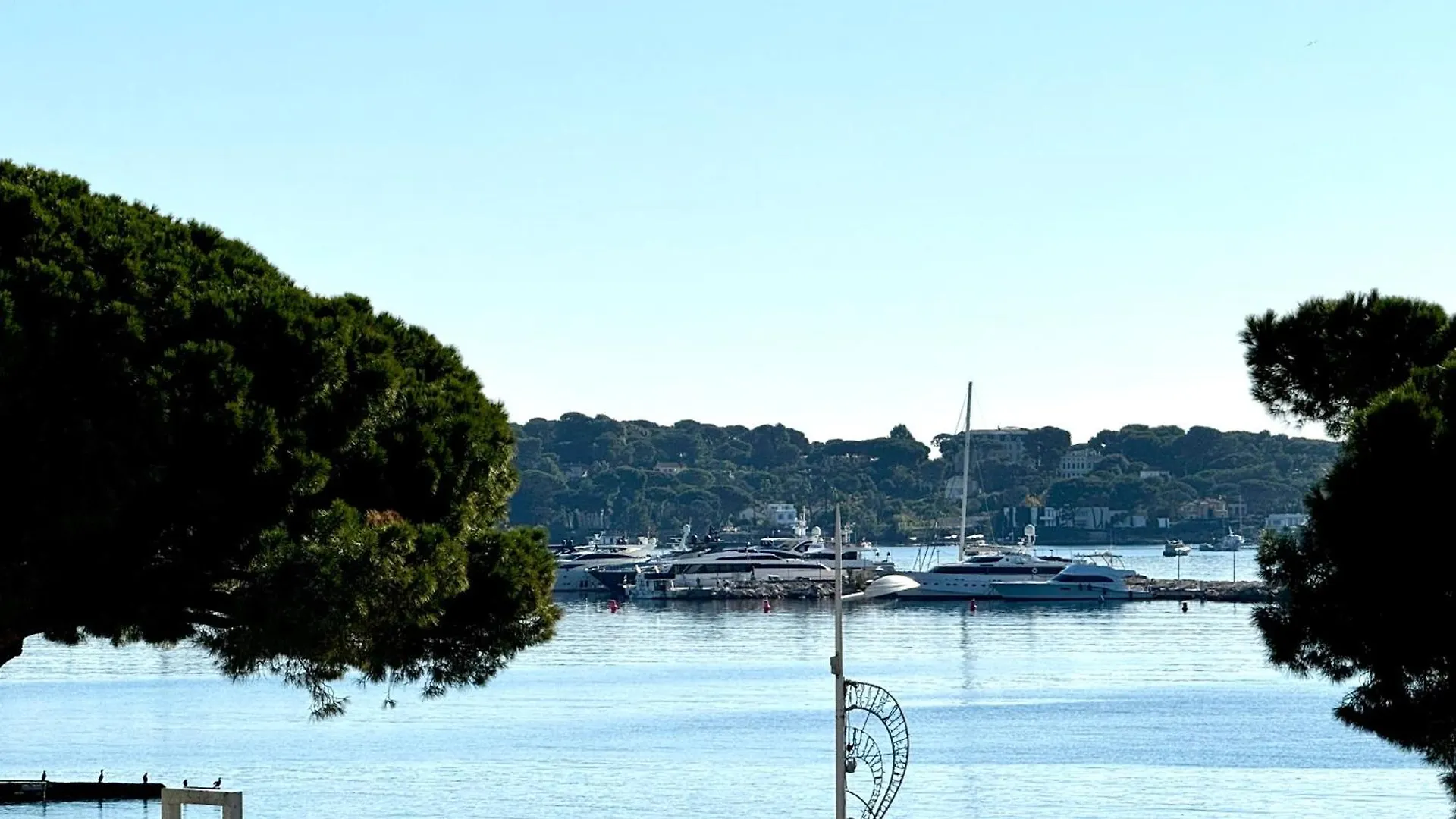 Studio Vue Mer Terrasse A 1Min Des Plages Juan-les-Pins France